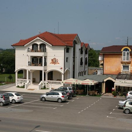 Hotel Villa Viktorija Баня-Лука Экстерьер фото