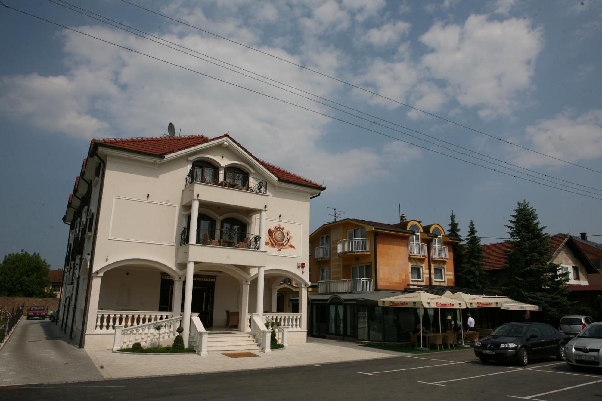 Hotel Villa Viktorija Баня-Лука Экстерьер фото