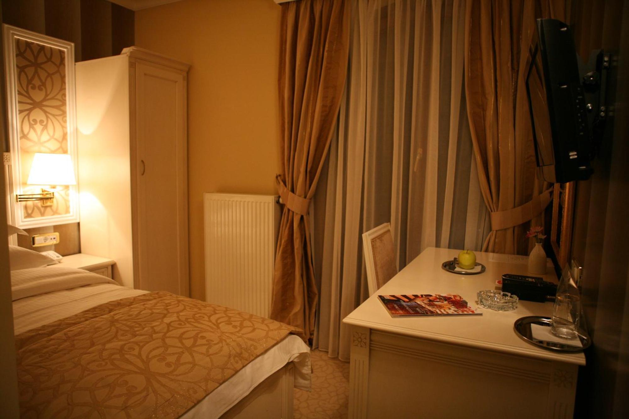 Hotel Villa Viktorija Баня-Лука Экстерьер фото
