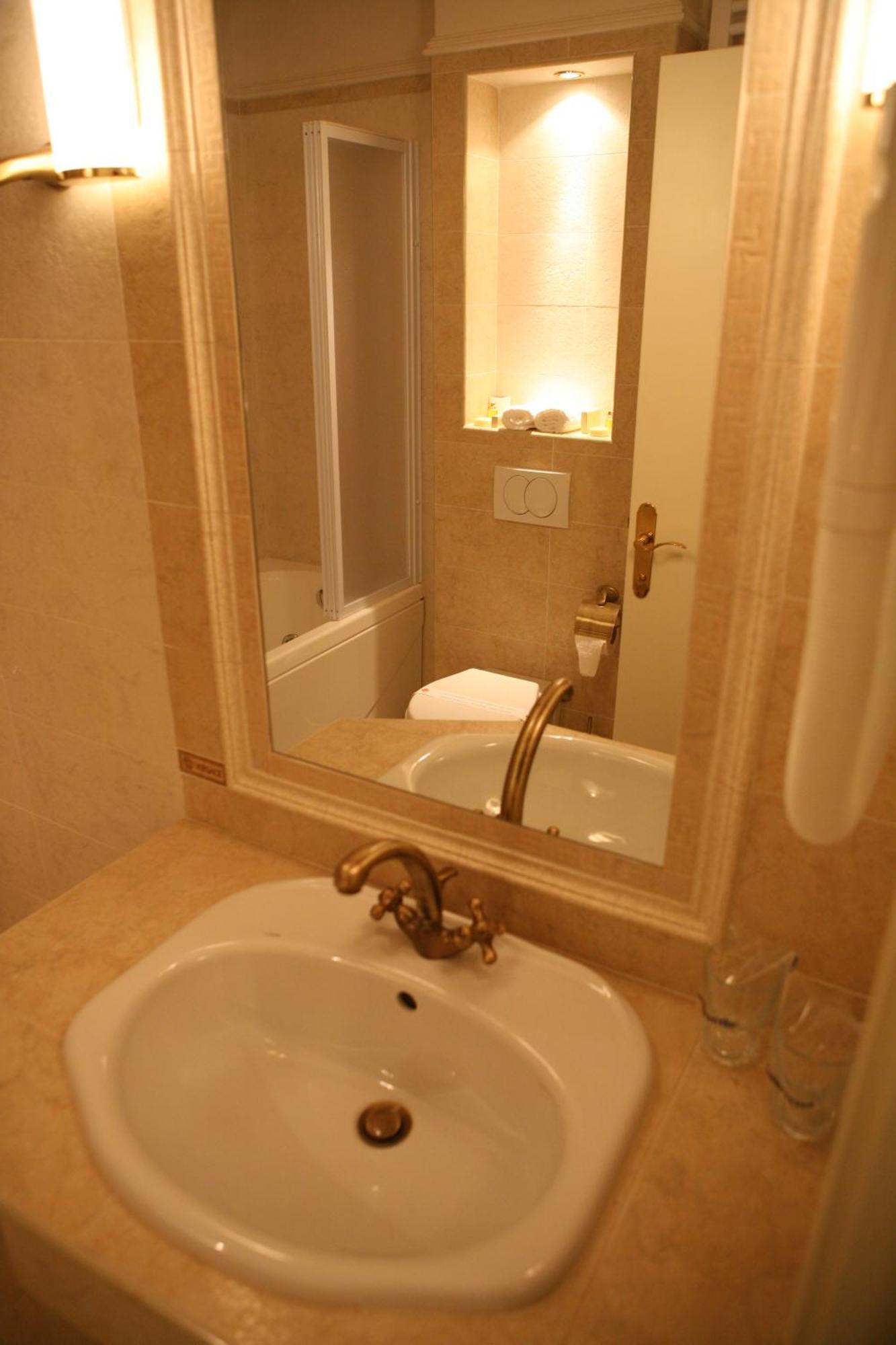 Hotel Villa Viktorija Баня-Лука Экстерьер фото