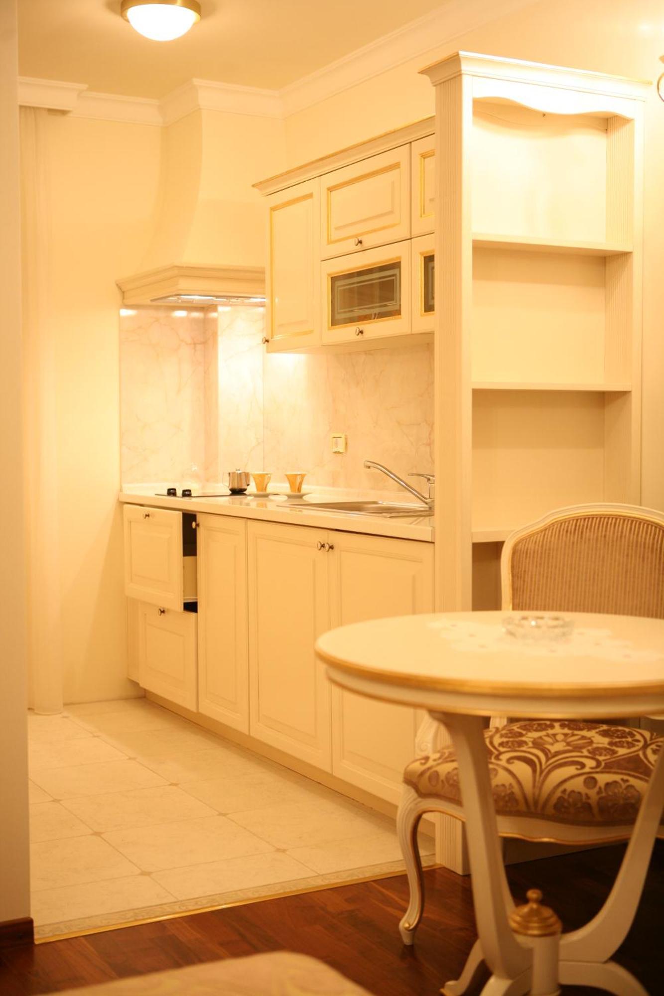 Hotel Villa Viktorija Баня-Лука Экстерьер фото