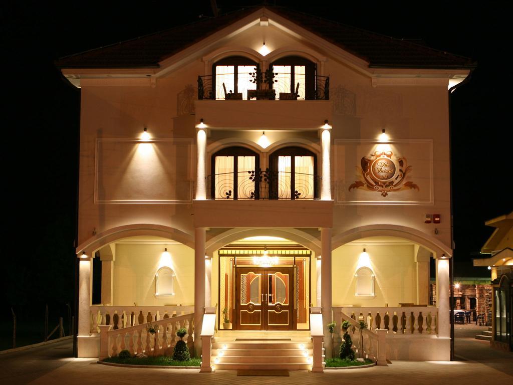 Hotel Villa Viktorija Баня-Лука Экстерьер фото